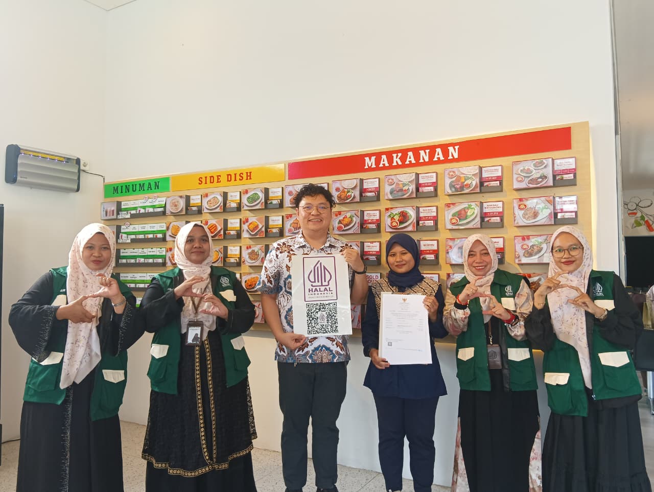 LPH UINSI Samarinda Serahkan Sertifikat Halal kepada Sahiati Group Culinary Samarinda post thumbnail image