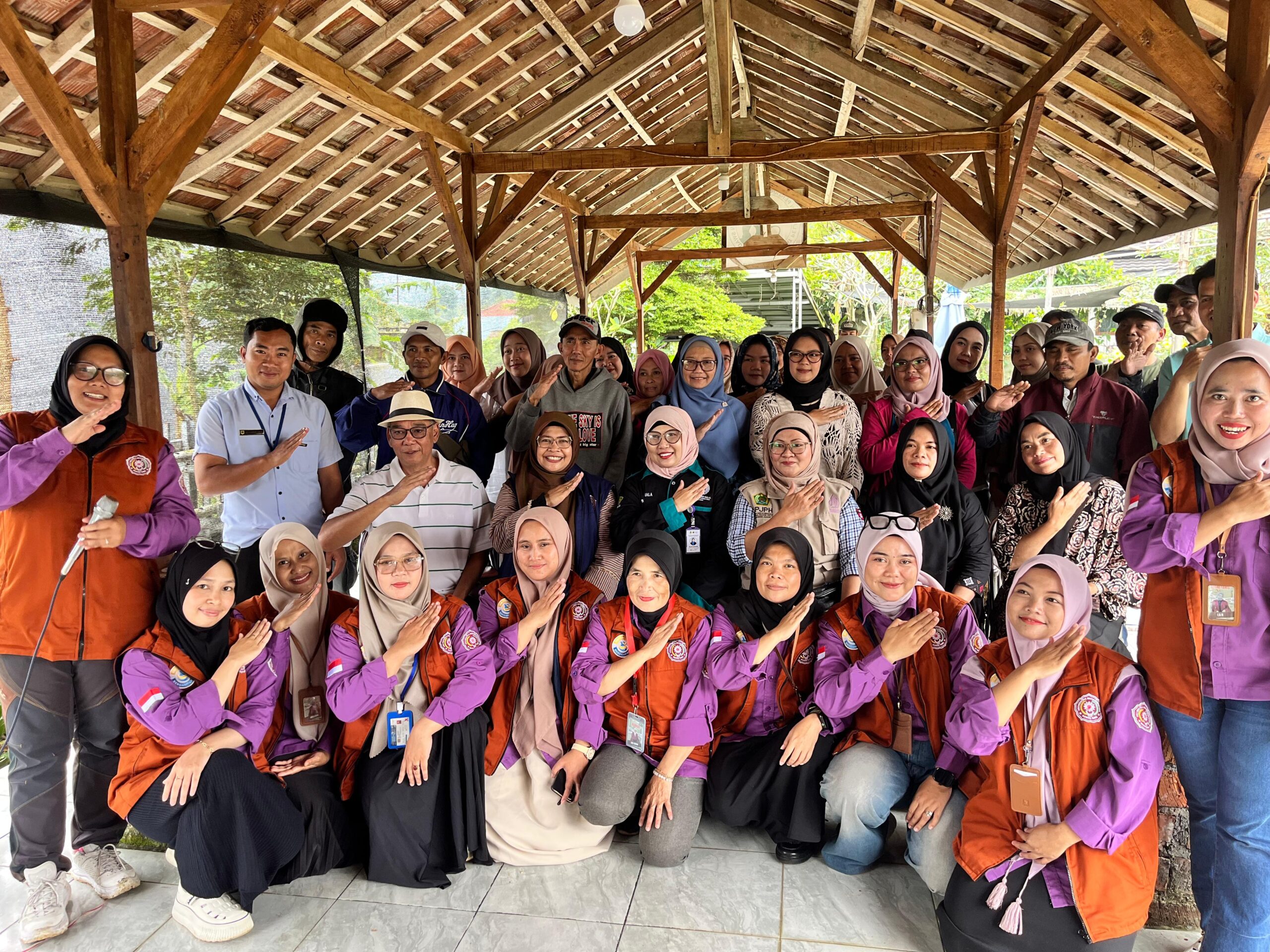 Pendamping Halal LP3H UINSI Samarinda Gelar Sosialisasi Pembuatan NIB dan Sertifikasi Halal di P4S Griya Seruni Desa Bojong Murni post thumbnail image