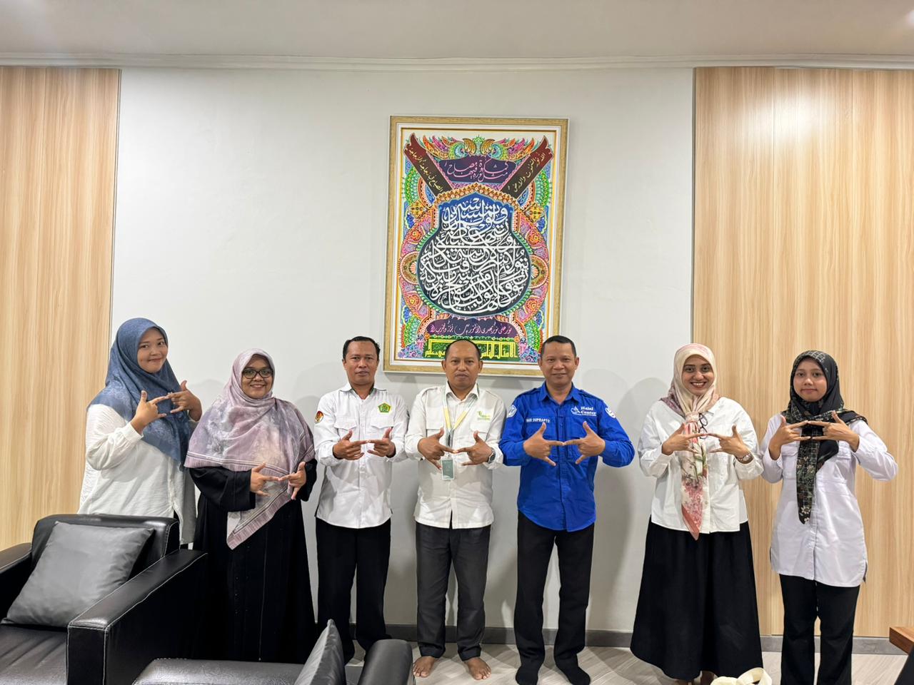 Pukaha UINSI Samarinda Hadiri Rapat Koordinasi Persiapan Wajib Halal Oktober 2026 Bersama Pengawas JPH Kaltim post thumbnail image